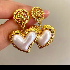 Dainty Flower Heart Earrings